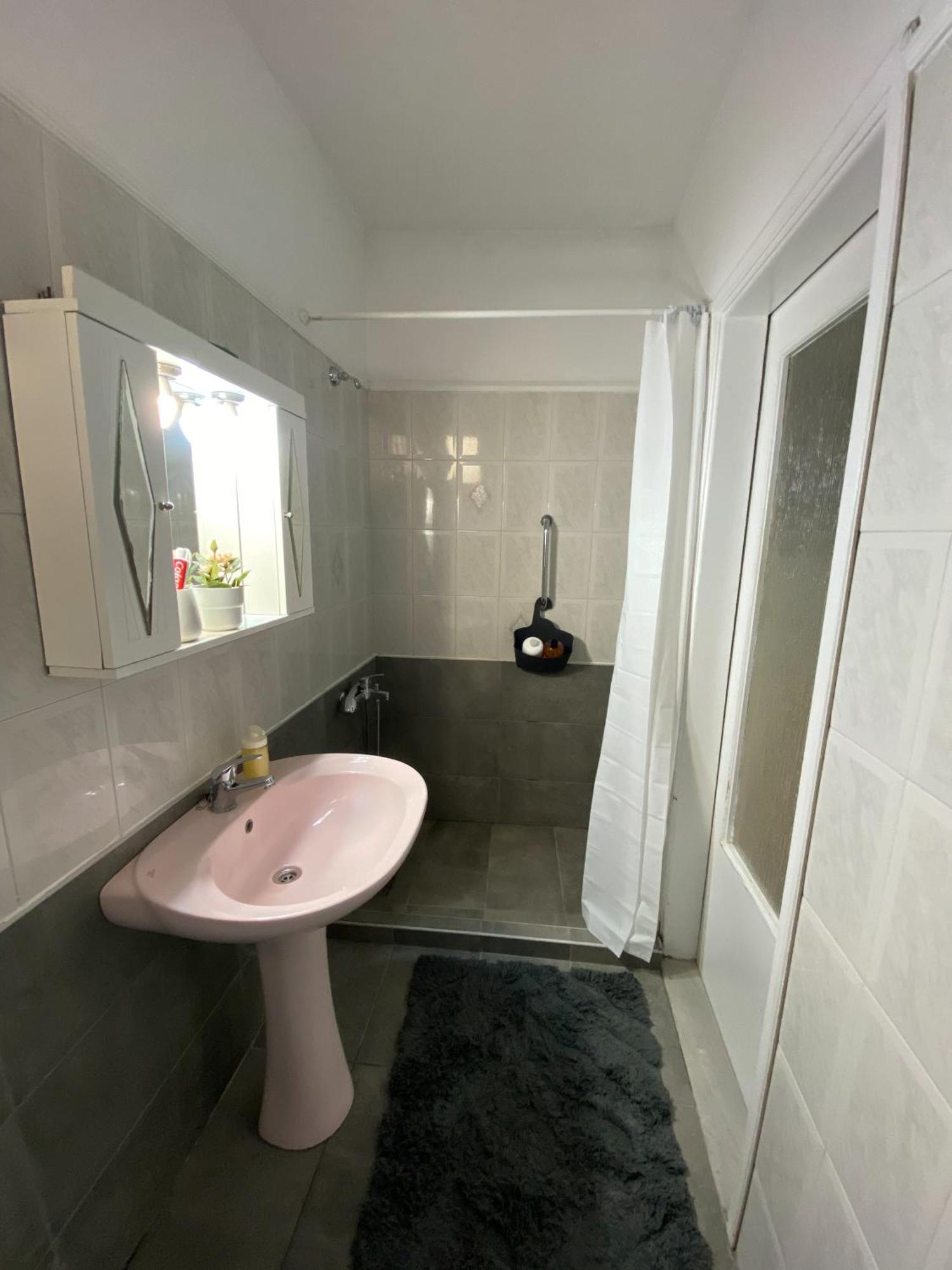 Port House Apartment ไซคิย์นธอสทาวน์ ภายนอก รูปภาพ